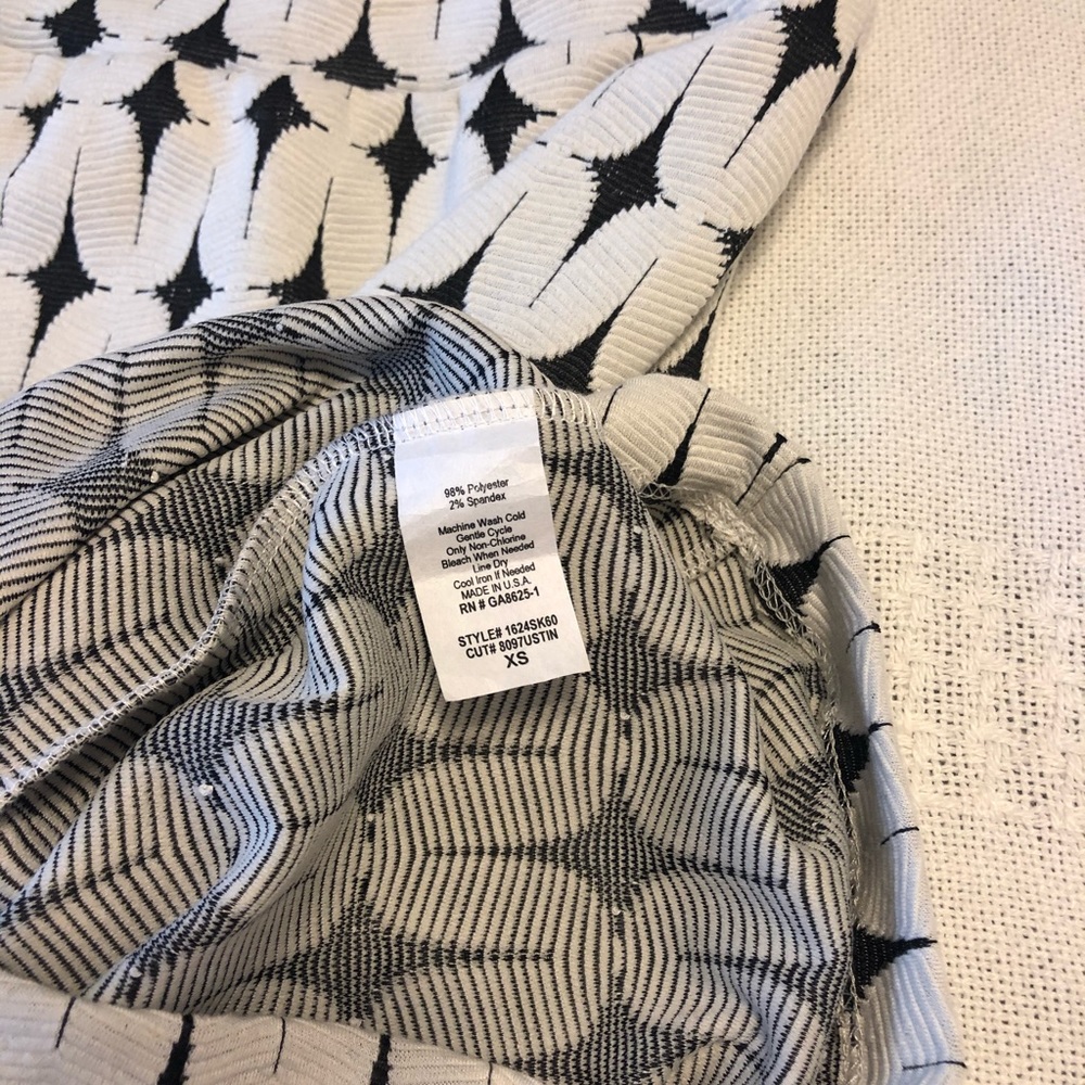 Beautiful women’s skirt! - Picture 5 of 10